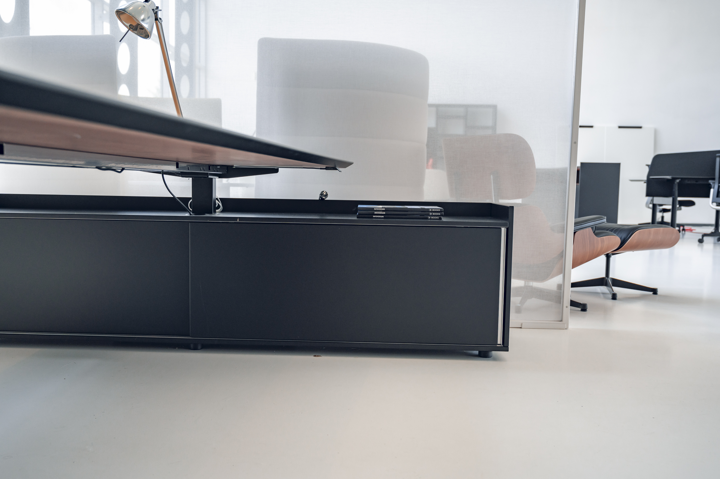 Sale Oving Projectinrichting Kantoor Zorg Horeca Twinform T-Bom