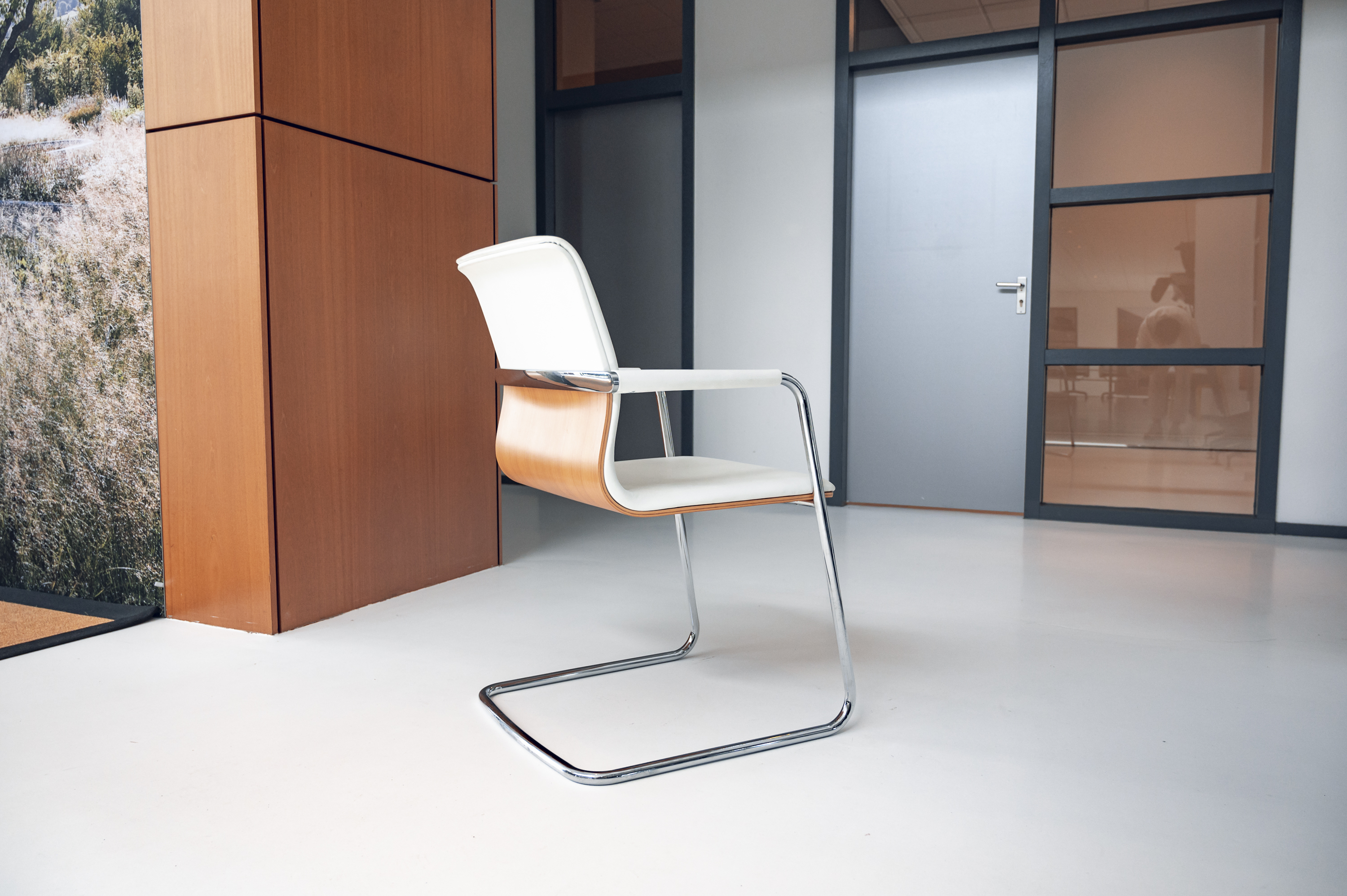 Sale Oving Projectinrichting Kantoor Zorg Horeca Martin Stoll Freischwinger