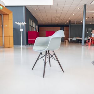 Vitra Eames Armchair DAW
