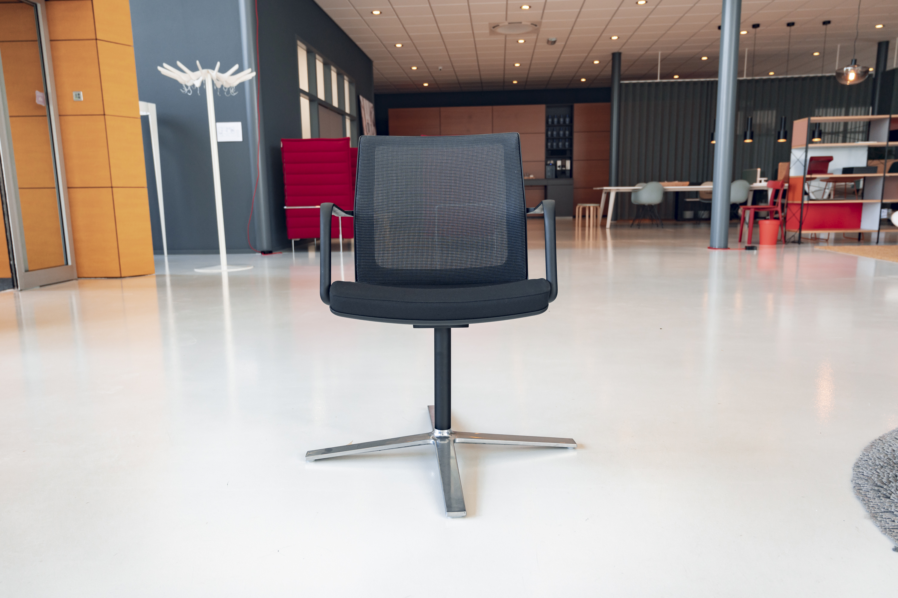 Sale Oving Projectinrichting Kantoor Zorg Horeca Orange Box vergaderstoel