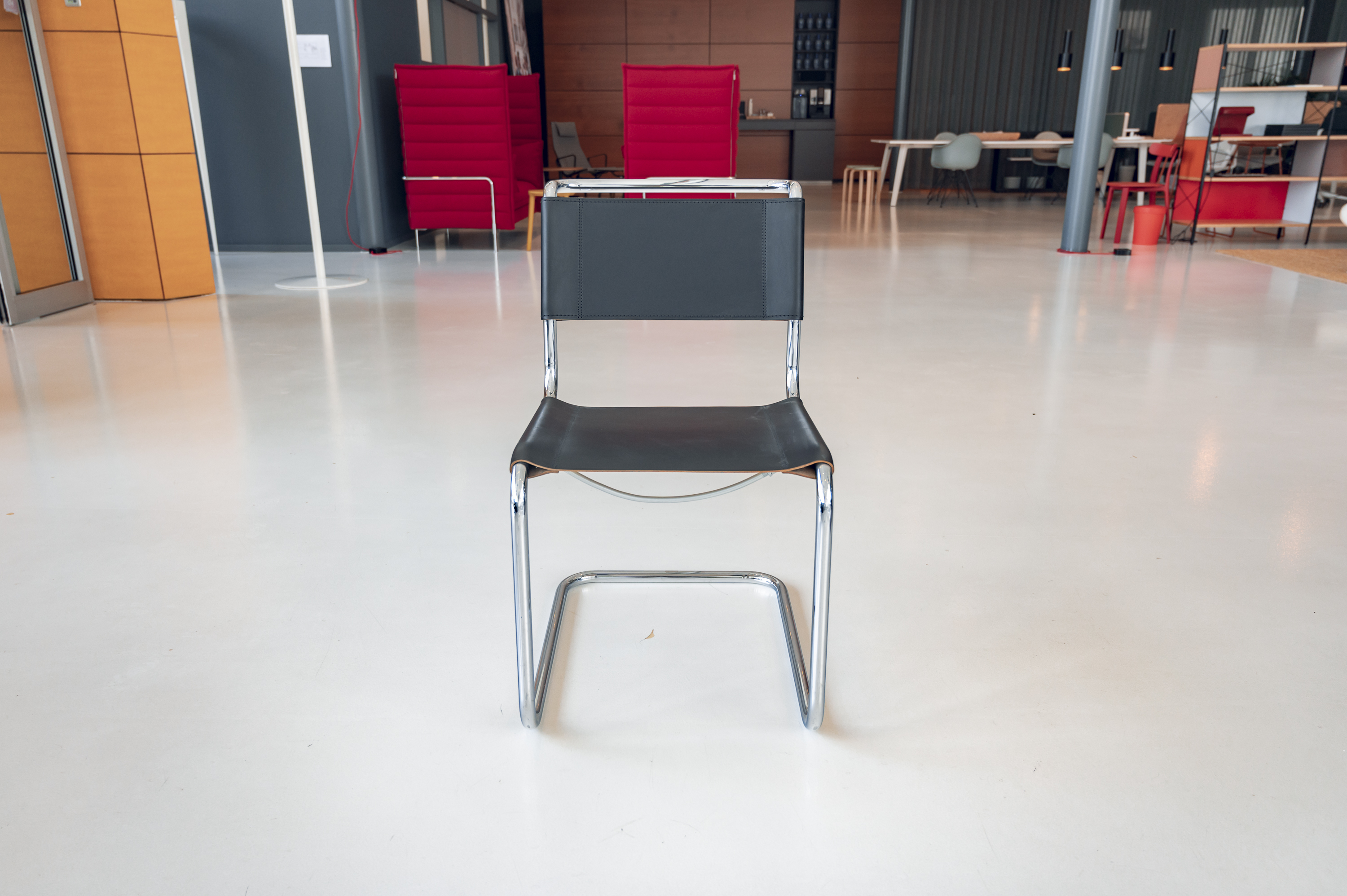 Sale Oving Projectinrichting Kantoor Zorg Horeca Thonet S33 stoel