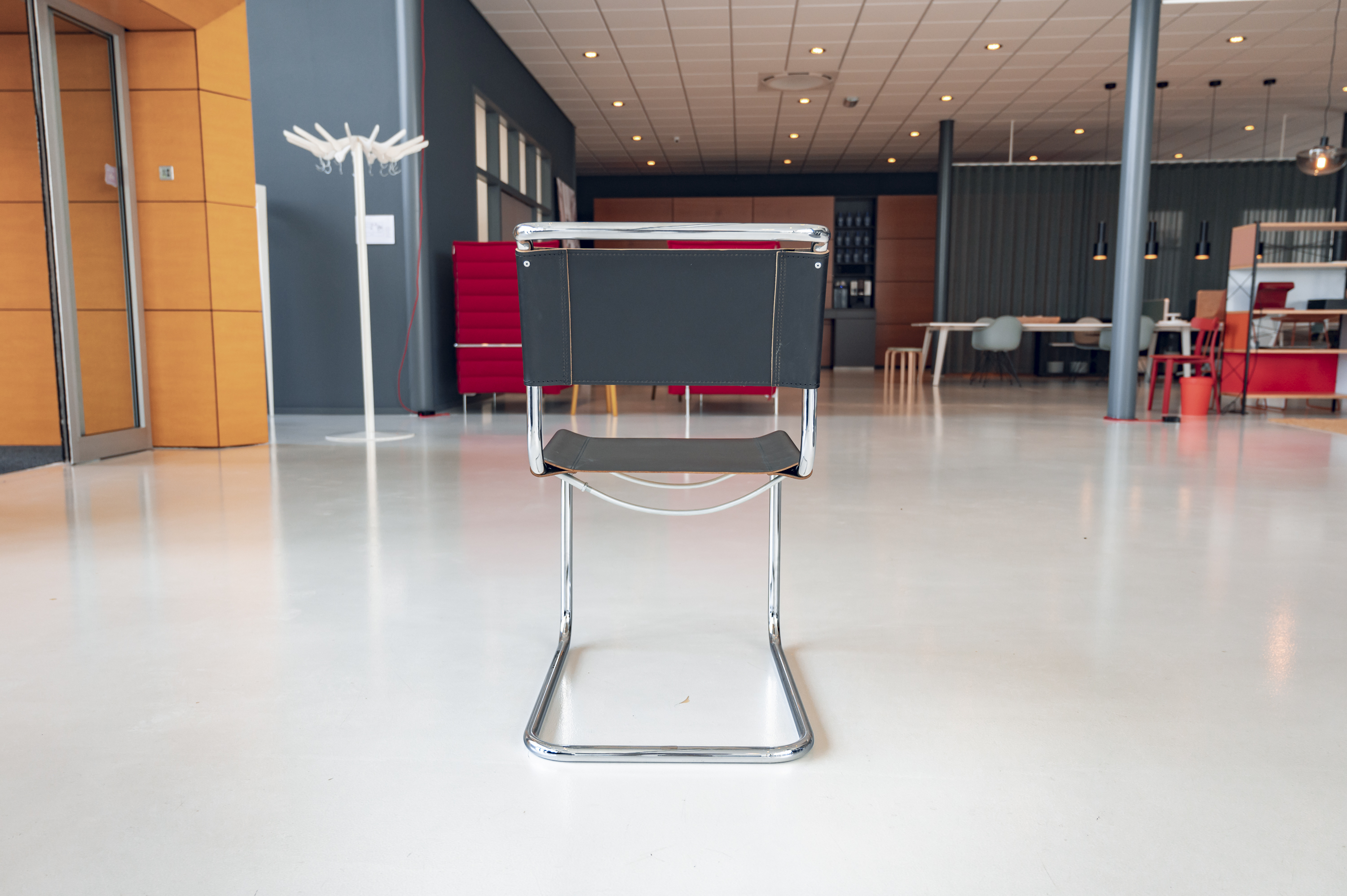 Sale Oving Projectinrichting Kantoor Zorg Horeca Thonet S33 stoel