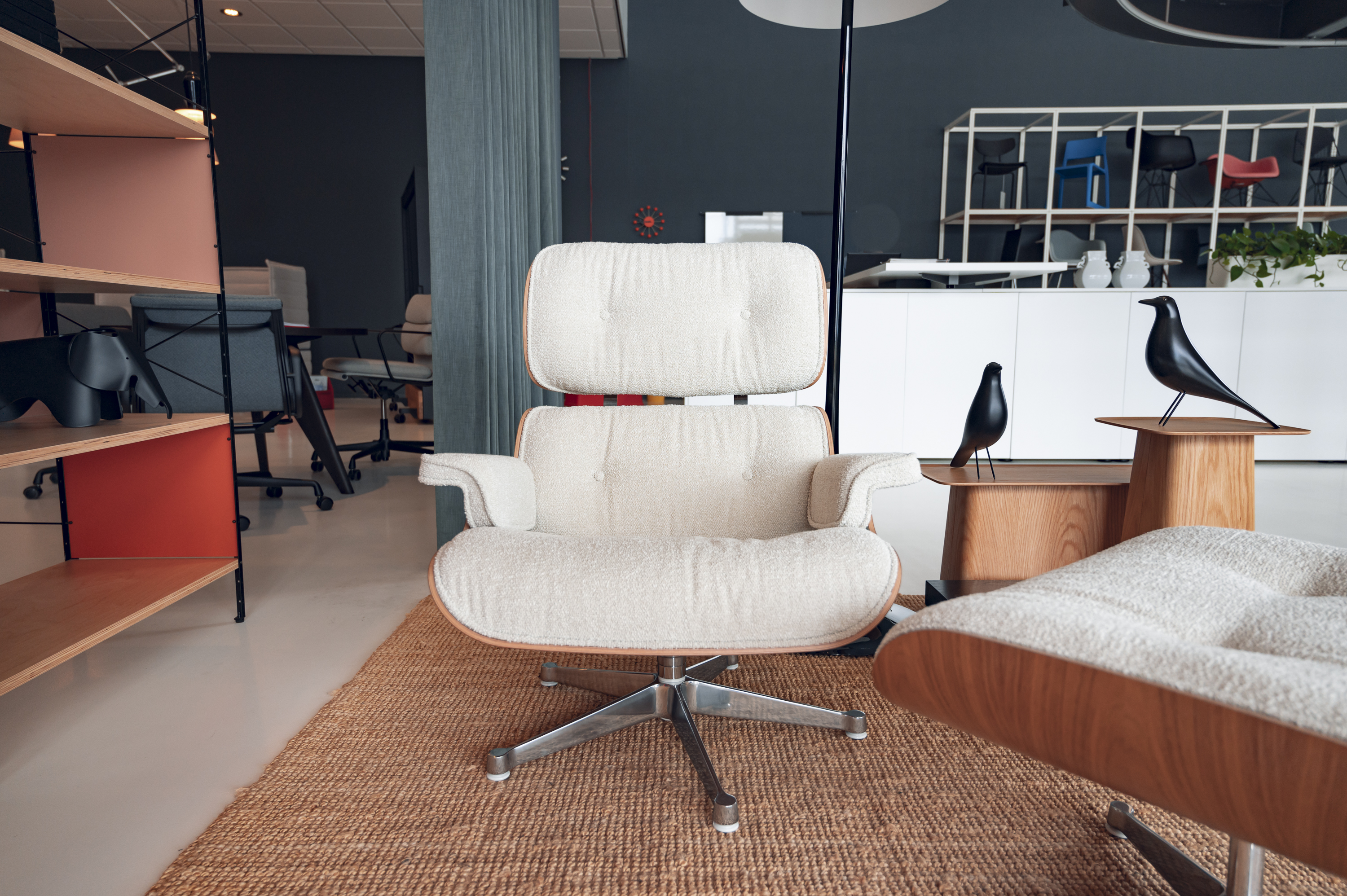 Sale Oving Projectinrichting Kantoor Zorg Horeca Vitra Eames Lounge Chair & Ottoman