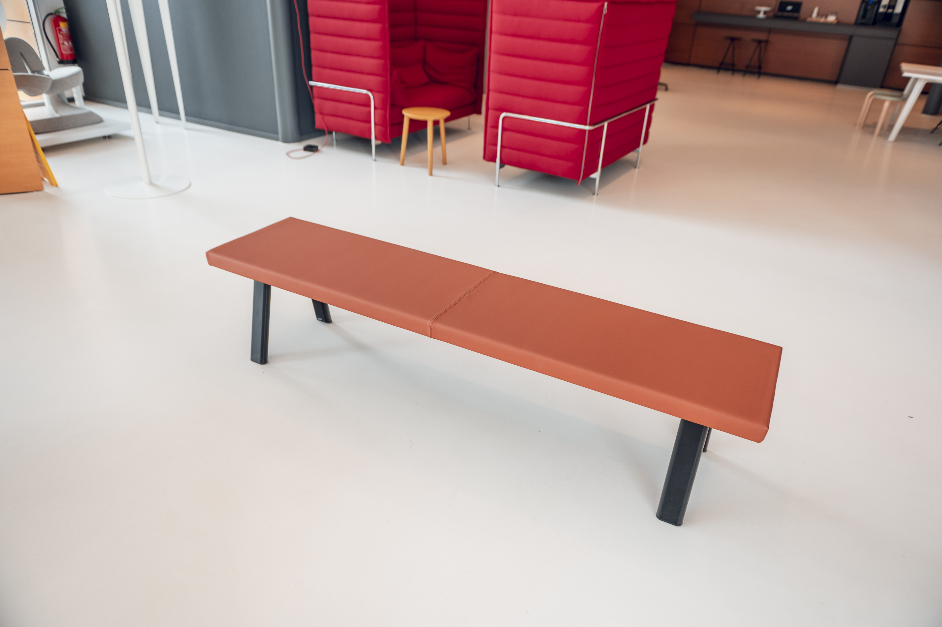 Sale Oving Projectinrichting Kantoor Zorg Horeca Inclass Plania bank