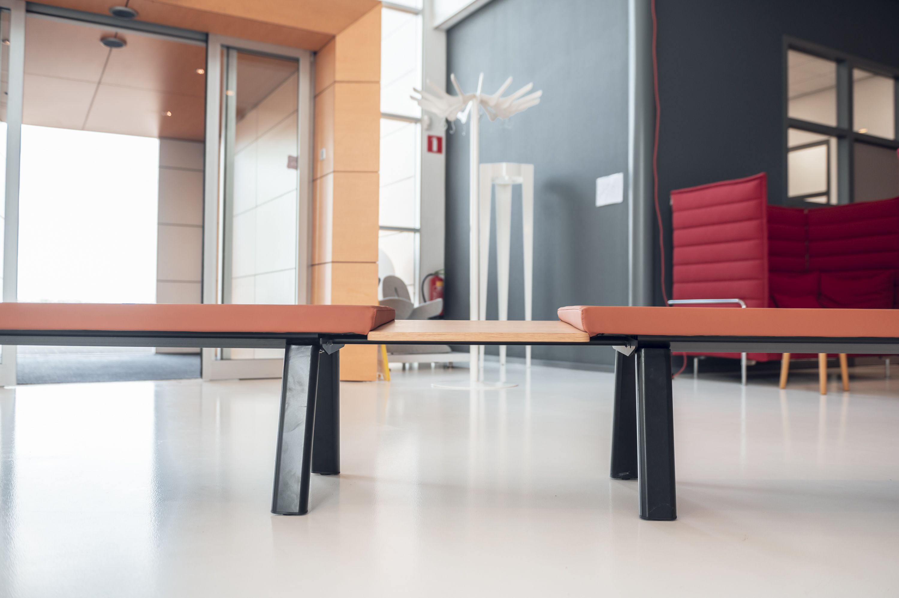 Sale Oving Projectinrichting Kantoor Zorg Horeca Inclass Plania bank