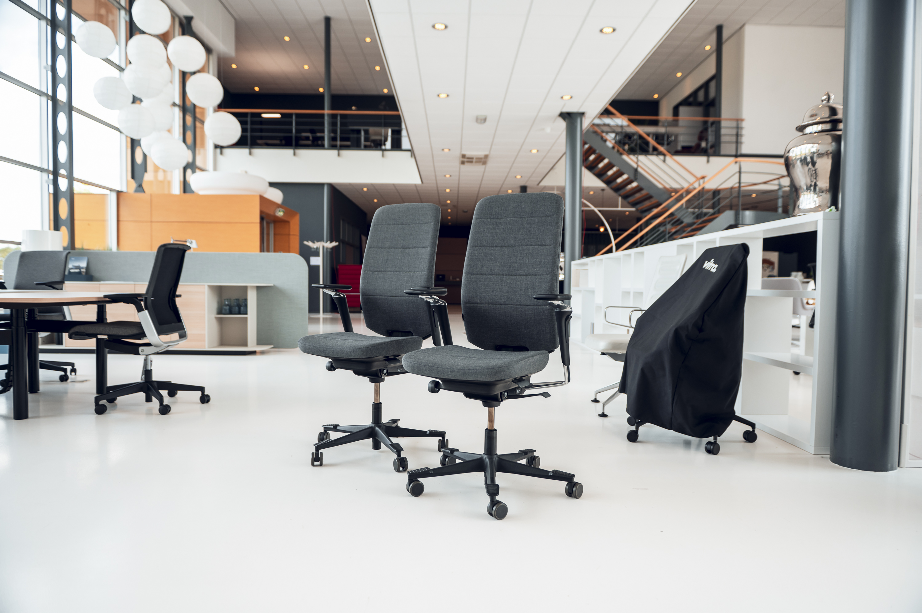 Sale Oving Projectinrichting Kantoor Zorg Horeca Kinnarps Capella bureaustoel