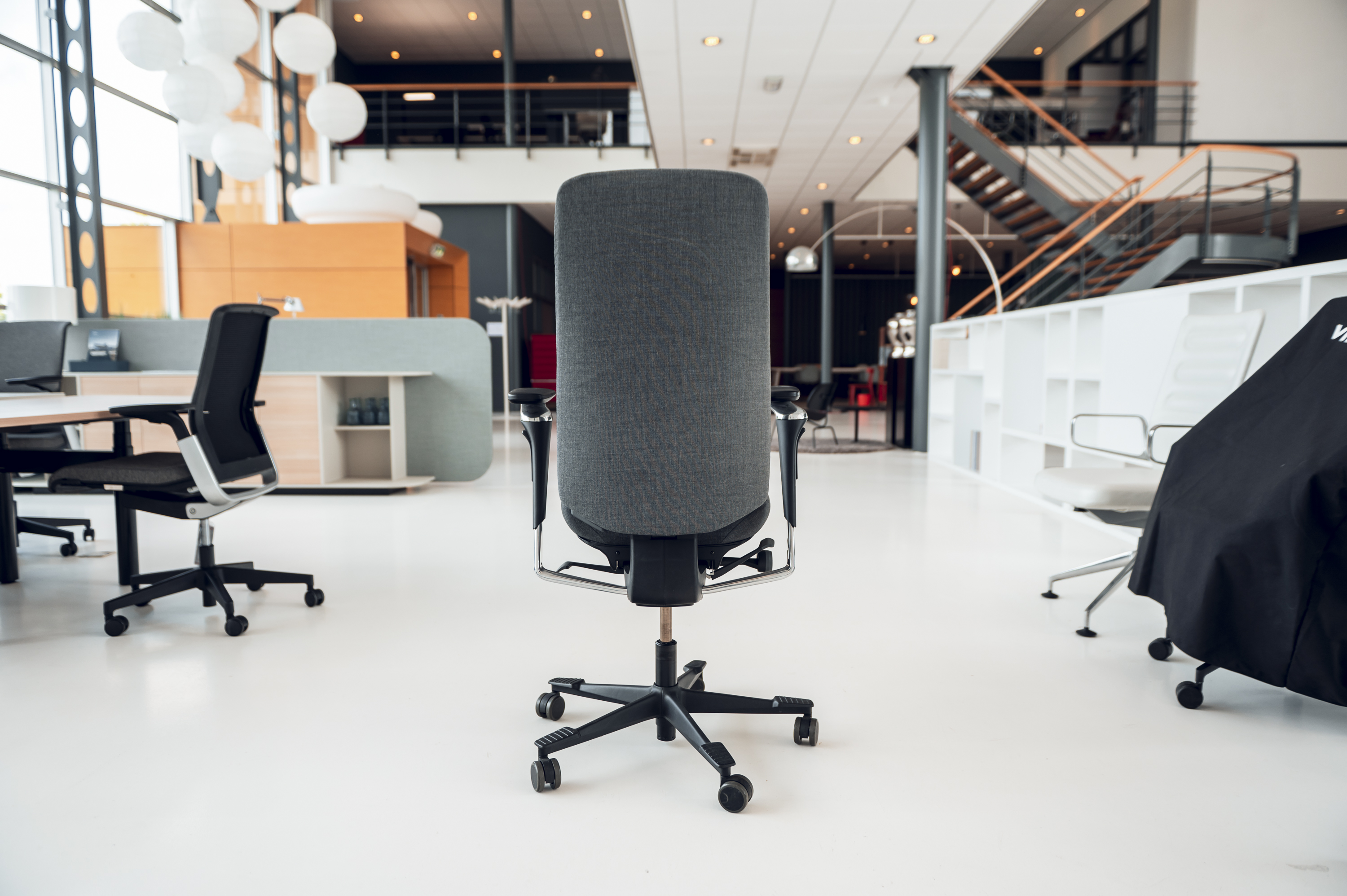 Sale Oving Projectinrichting Kantoor Zorg Horeca Kinnarps Capella bureaustoel