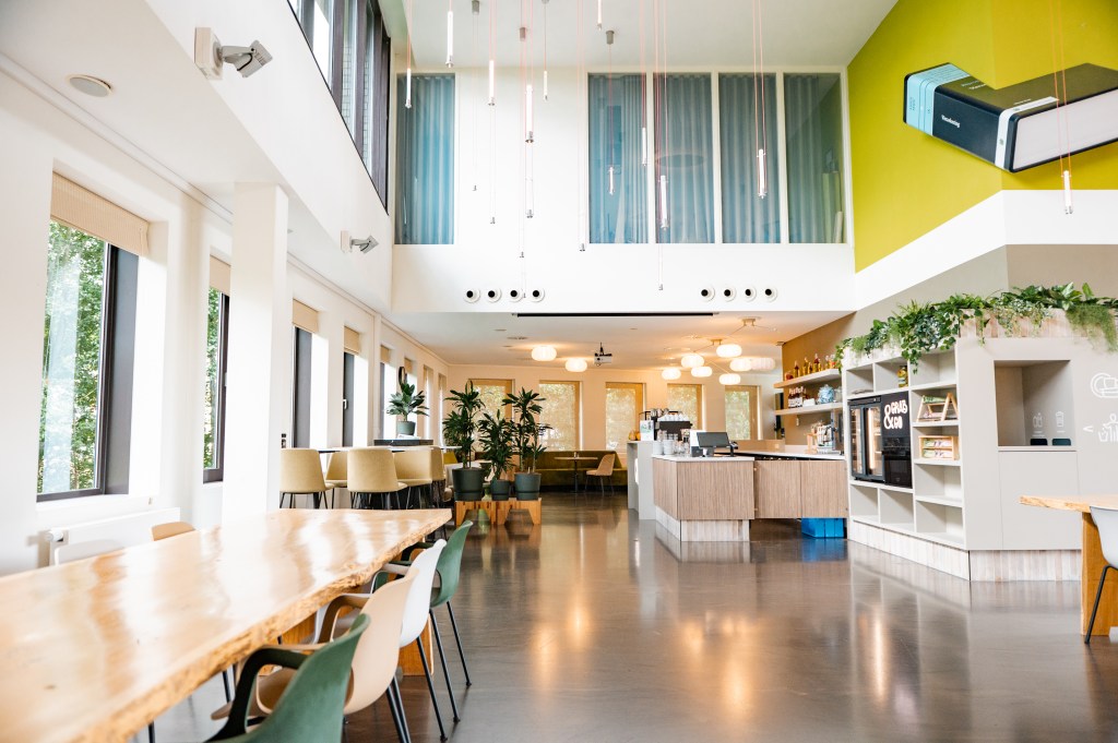 oving unive koffiecorner 8372 Oving Projectinrichting Kantoor Zorg Horeca