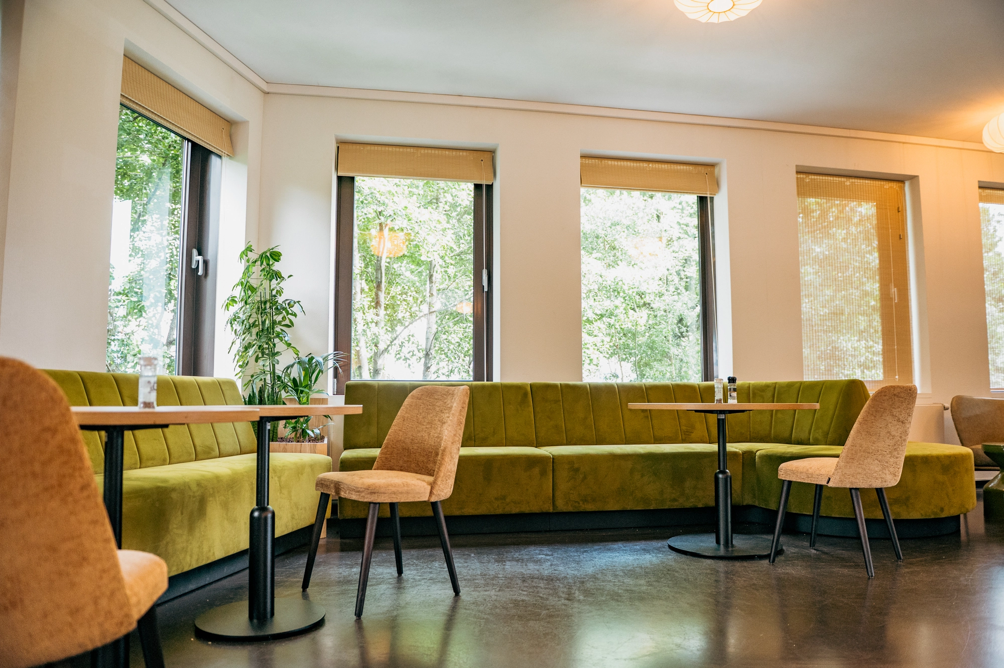 Portfolios Oving Projectinrichting Kantoor Zorg Horeca koffiebar unive referentiefoto