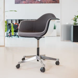 Vitra Eames Plastic Armchair PACC gestoffeerd