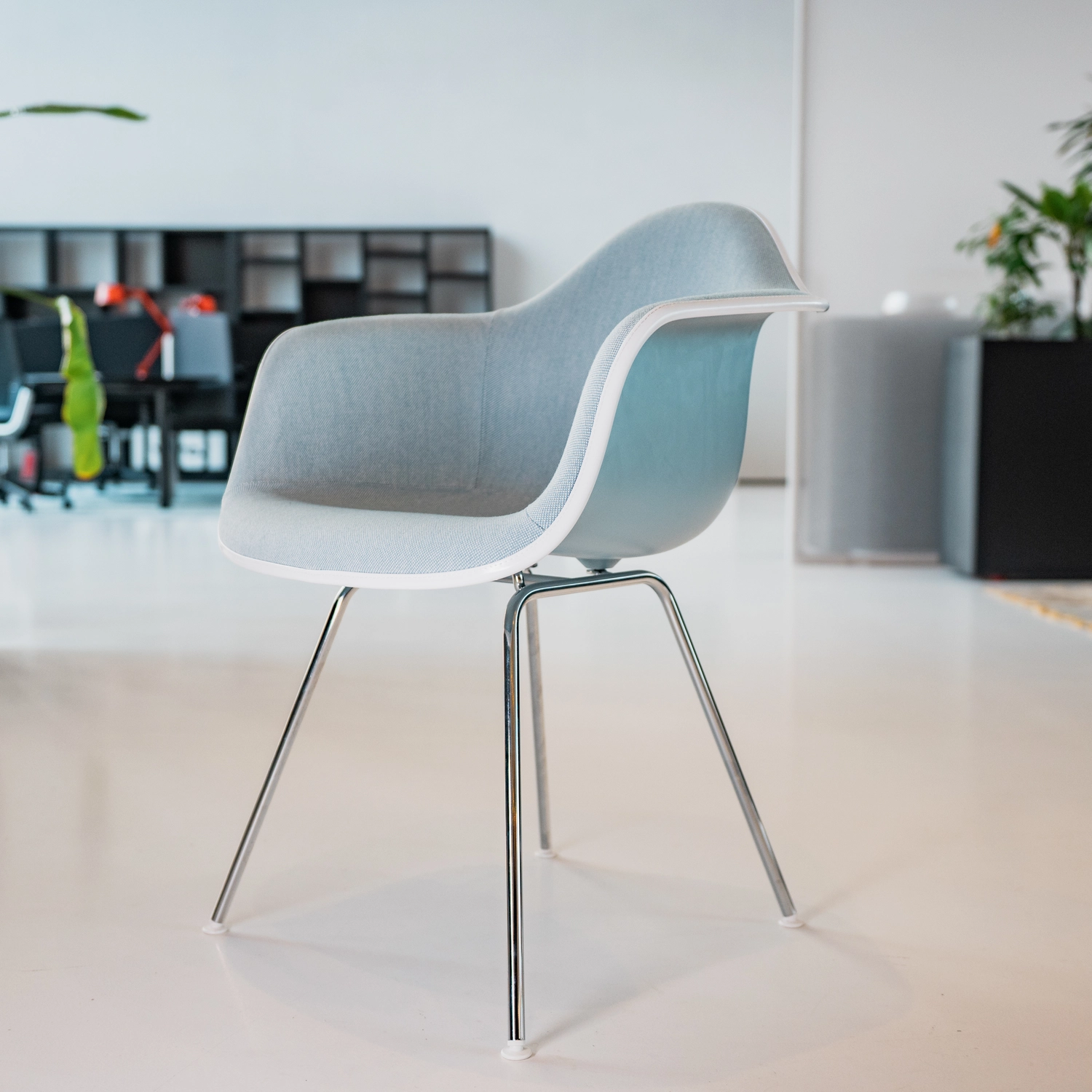 Vitra Eames Plastic Armchair DAX